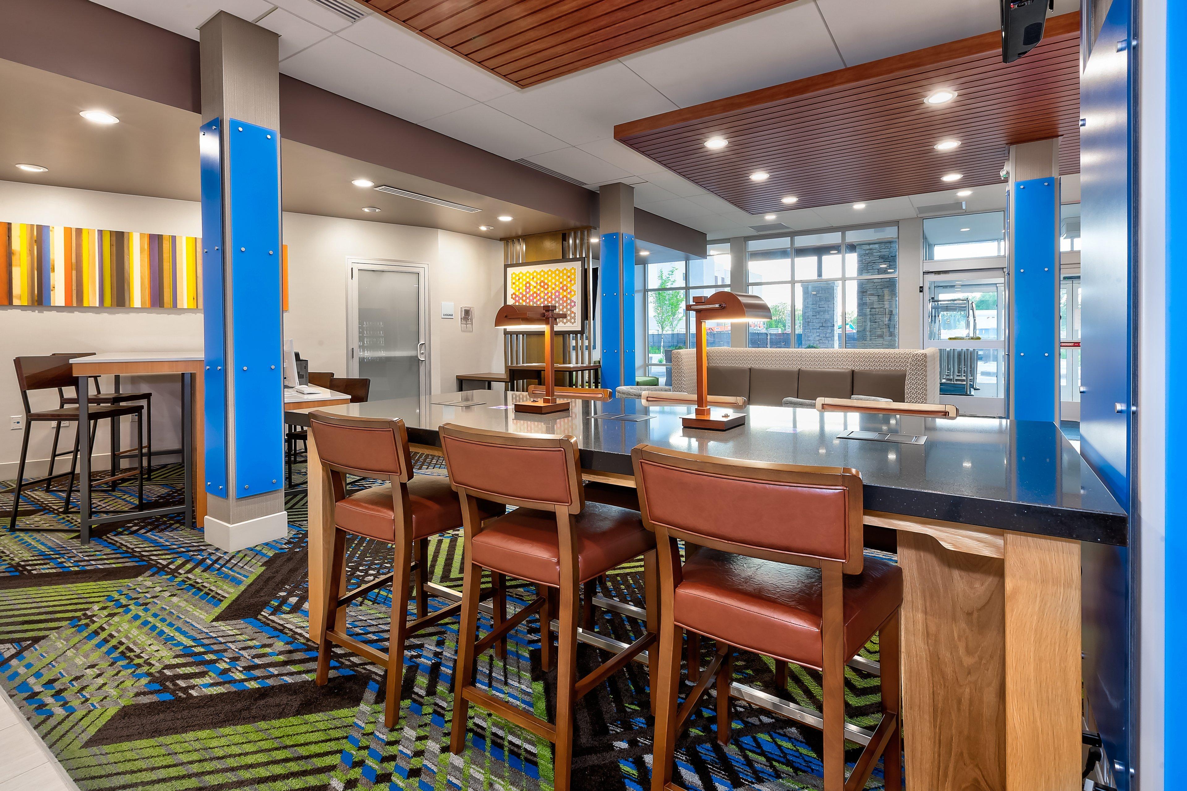 Holiday Inn Express & Suites - Grand Rapids Airport - South By Ihg Экстерьер фото